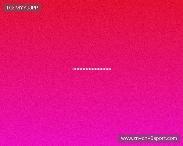 球门后的摄影师睡着了打呼噜，门将以为哨声把球捡起来